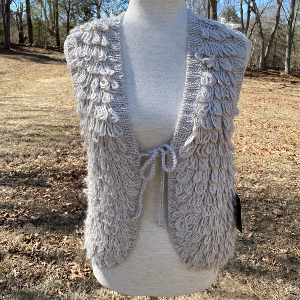 CYNTHIA ROWLEY NEW SWEATER VEST CARDIGAN TAN LOOPS TIE FRONT Size M - Picture 1 of 8